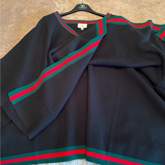 Tuckernuck Camden Black V-Neck Poncho with Red and Green Trim O/S - Picture 5 of 7